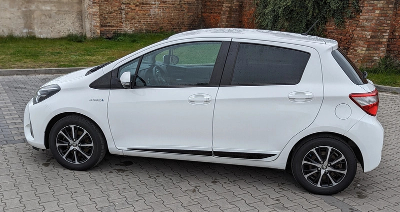 Toyota Yaris cena 61999 przebieg: 36200, rok produkcji 2019 z Krynki małe 781